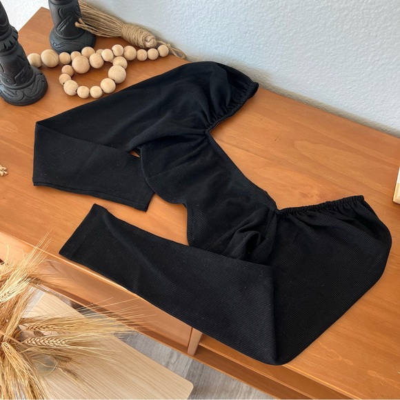 RIBBED LONG SLEEVE FITTED CROP TOP - Picture 2 of 4